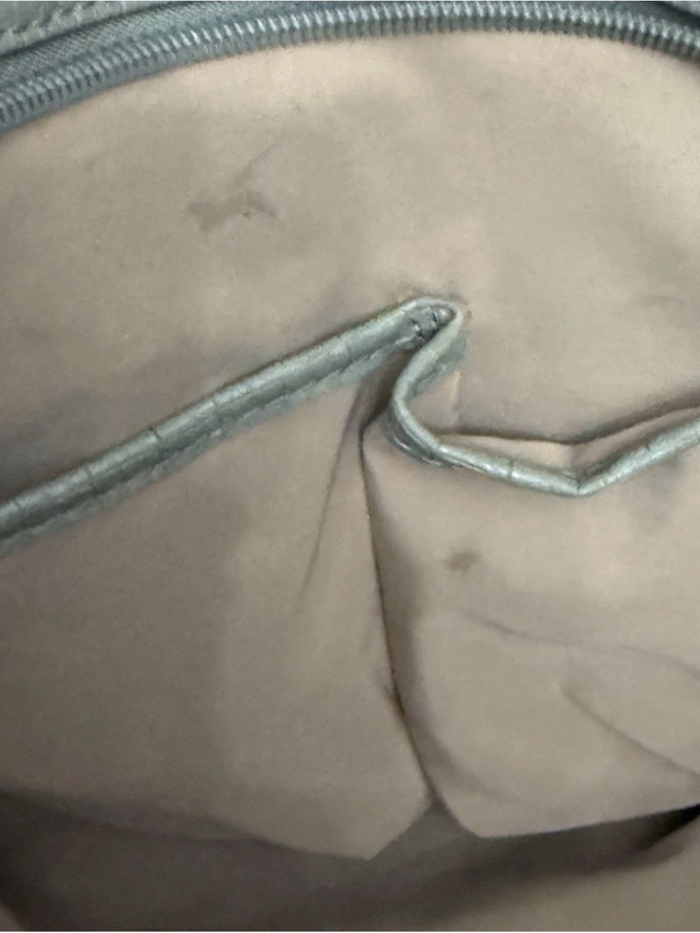 Nine West Shoulder Bag Faux Leather Gray EUC Tassel Hang Charm Croc Embossed - Picture 13 of 16